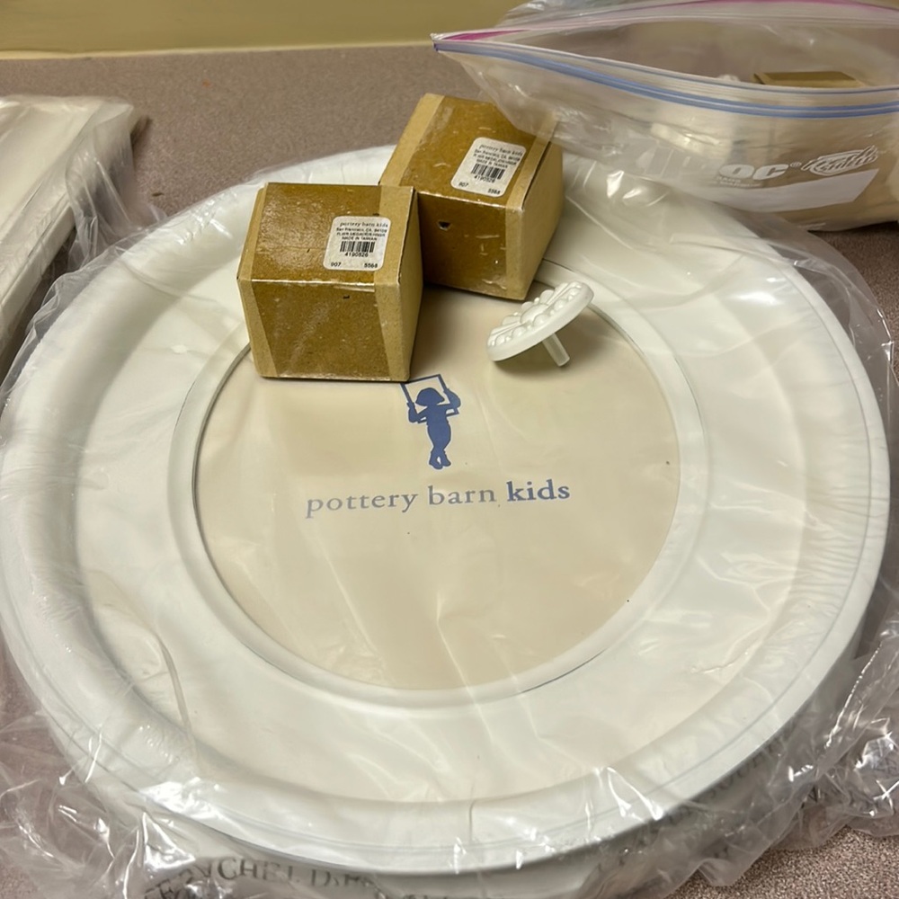 Set of 5 Pottery Barn decorative frames